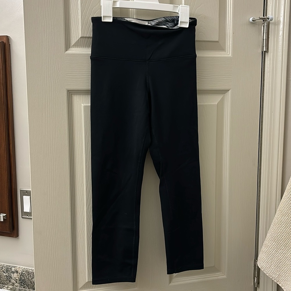 Athletic capris balance collection